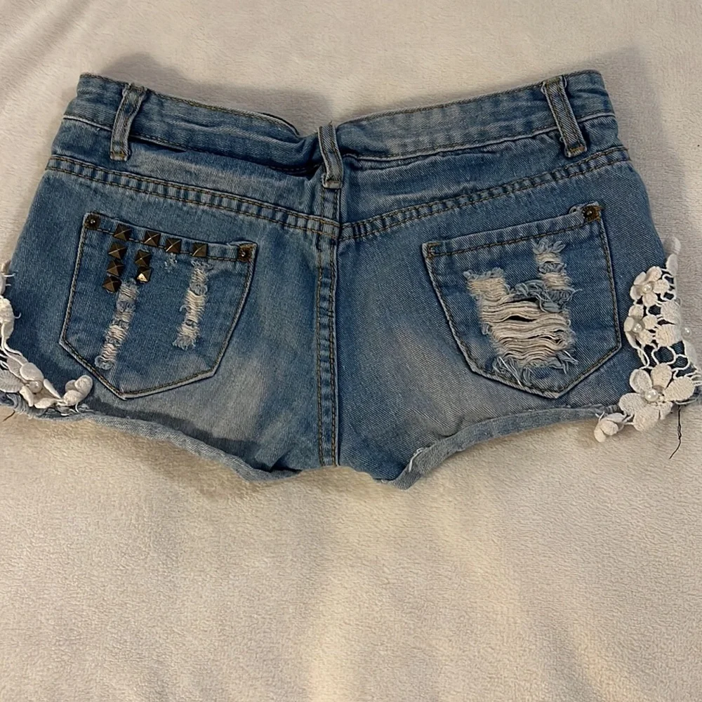 Girls Ripped Shorts - Picture 2 of 6